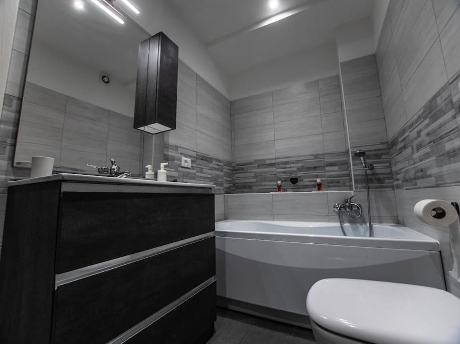 Apartament Modern Loft Center Of Turin + Jacuzzi 30M Metro Collegno Zewnętrze zdjęcie